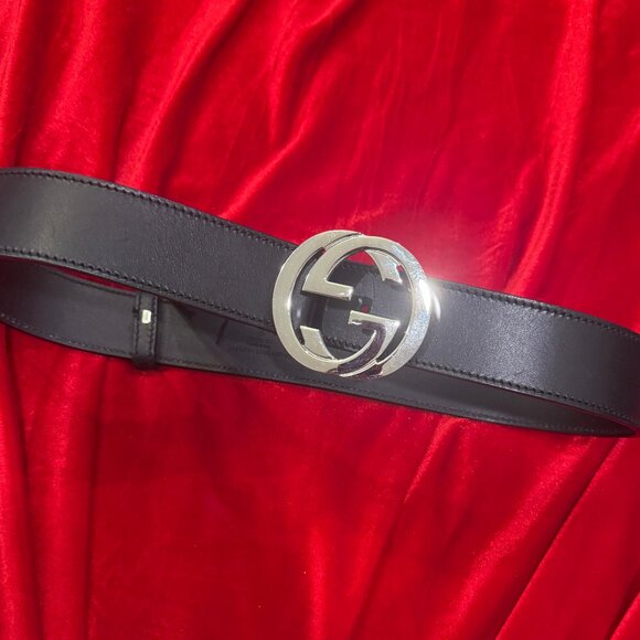 AUTHENTIC GUCCI BLACK LEATHER BELT SILVER HARDWARE WITH A TINY FIXABLE FLAW - Picture 3 of 13